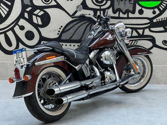 HARLEY-DAVIDSON SOFTAIL DELUXE 